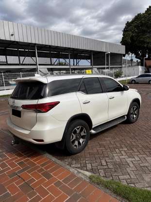 TOYOTA-HILUX SW4-2019