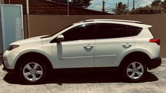 TOYOTA-RAV4-2014