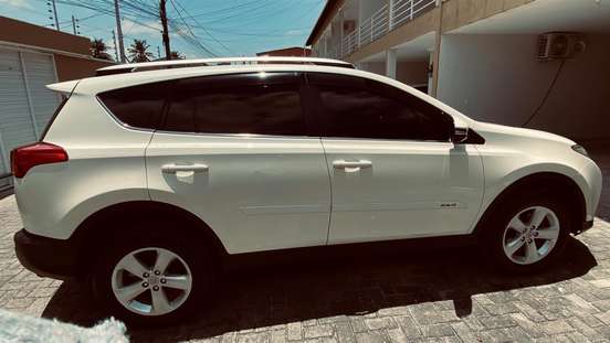 TOYOTA-RAV4-2014