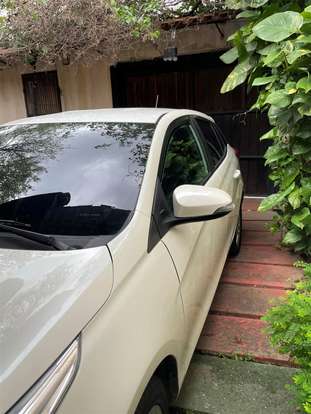 TOYOTA-YARIS-2019