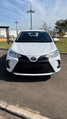 TOYOTA-YARIS-2022