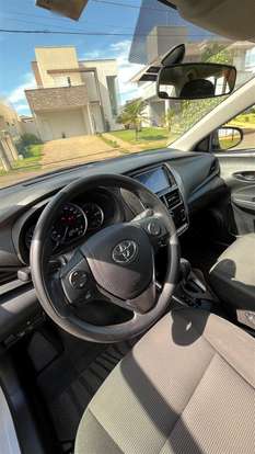TOYOTA-YARIS-2022