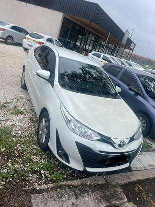 TOYOTA-YARIS-2019