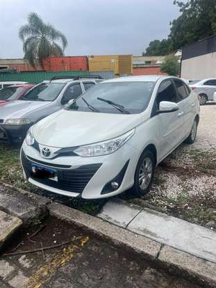 TOYOTA-YARIS-2019