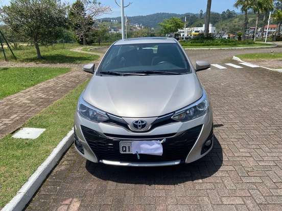 TOYOTA-YARIS-2018