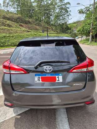 TOYOTA-YARIS-2022