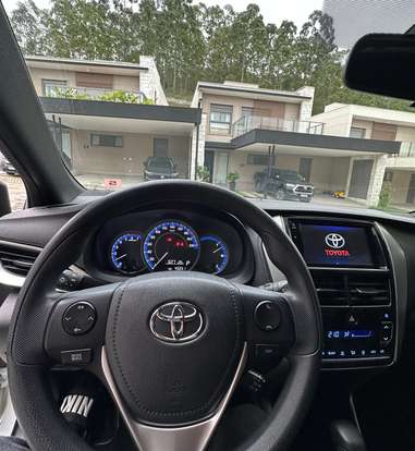 TOYOTA-YARIS-2020