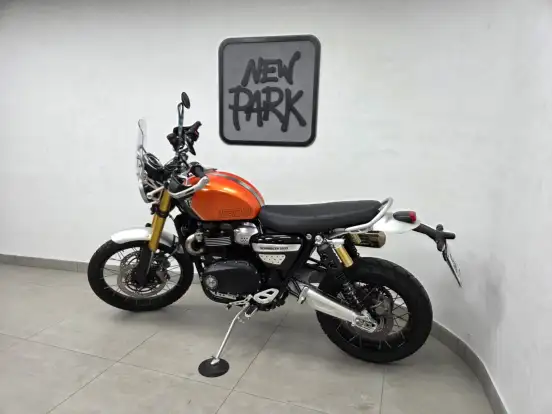 TRIUMPH-BONNEVILLE SCRAMBLER 1200 XE-2025