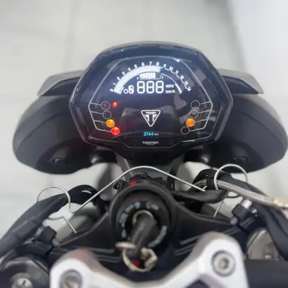 TRIUMPH-STREET TRIPLE R ABS-2023
