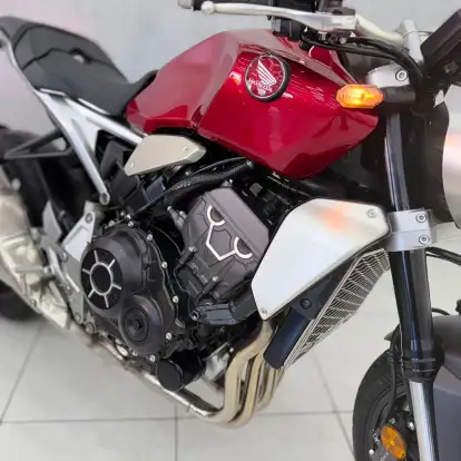 TRIUMPH-TRIDENT 660-2024