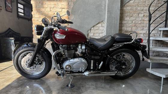 TRIUMPH BONNEVILLE SPEEDMASTER 