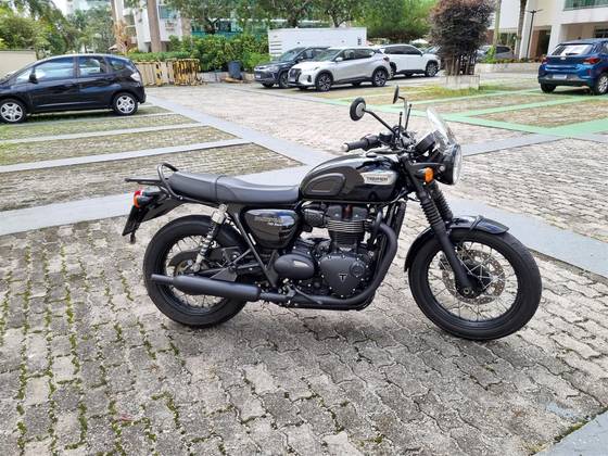 TRIUMPH BONNEVILLE T100 BLACK 900 