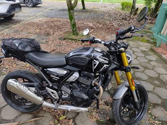 TRIUMPH SPEED 400 