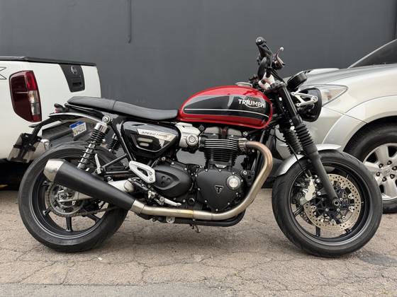 TRIUMPH SPEED TWIN 