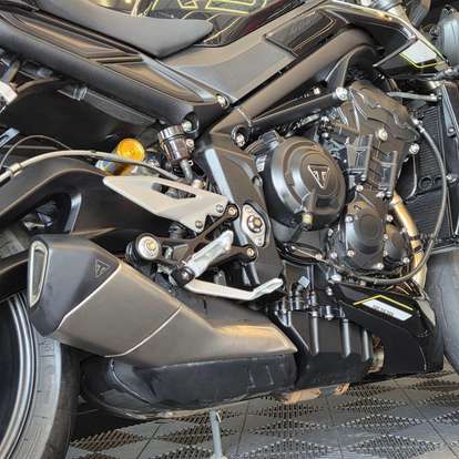 TRIUMPH-STREET TRIPLE RS ABS-2024
