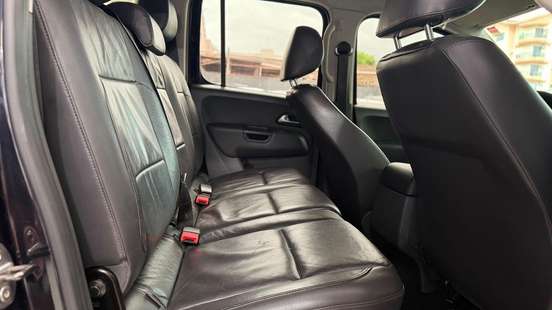 VOLKSWAGEN-AMAROK-2015