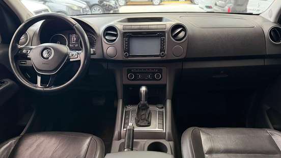 VOLKSWAGEN-AMAROK-2015