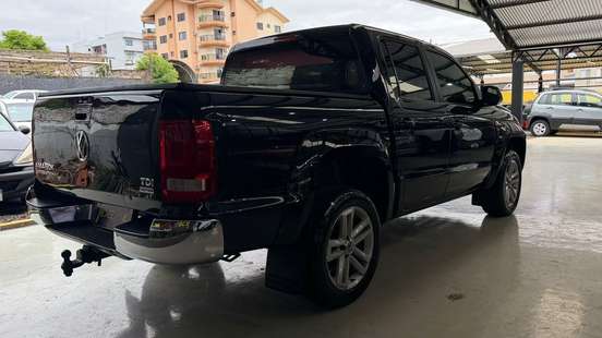VOLKSWAGEN-AMAROK-2015