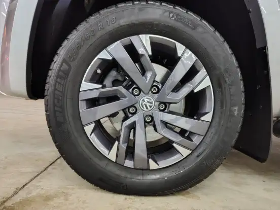 VOLKSWAGEN-AMAROK-2024