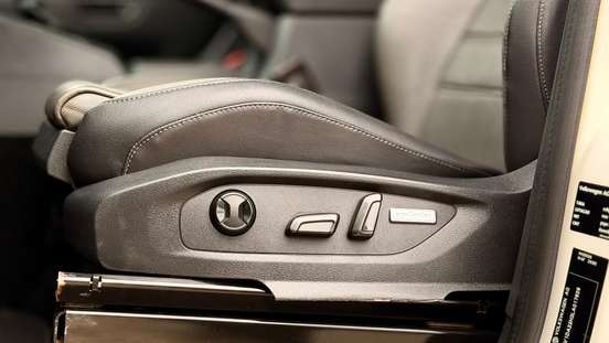 VOLKSWAGEN-AMAROK-2020