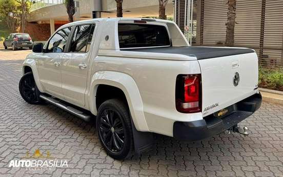 VOLKSWAGEN-AMAROK-2023