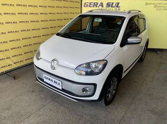 VOLKSWAGEN-CROSS UP-2015