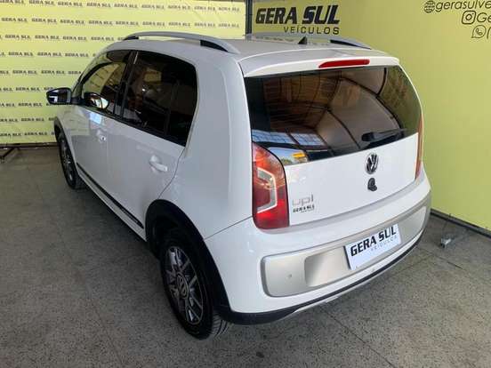 VOLKSWAGEN-CROSS UP-1.0 MPI 12V FLEX 4P MANUAL VOLKSWAGEN-CROSS UP-2015
