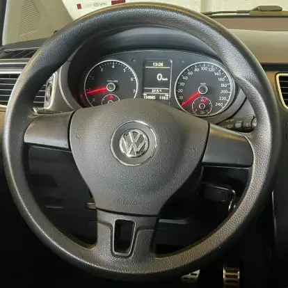 VOLKSWAGEN-CROSSFOX-2012
