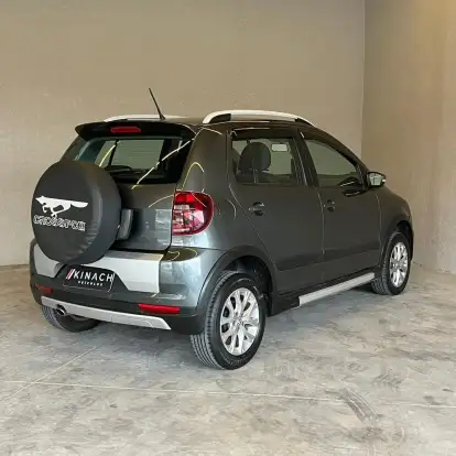 VOLKSWAGEN-CROSSFOX-2012
