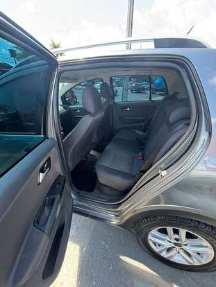 VOLKSWAGEN-CROSSFOX-2015