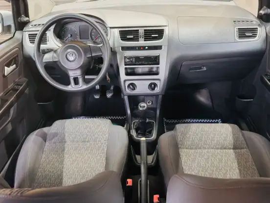 VOLKSWAGEN-FOX-2013