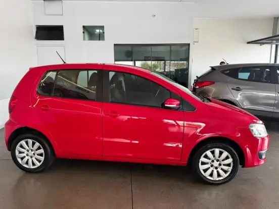 VOLKSWAGEN-FOX-2012