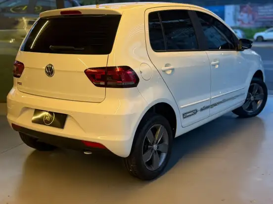 VOLKSWAGEN-FOX-1.6 MSI TOTAL FLEX CONNECT 4P MANUAL VOLKSWAGEN-FOX-2017