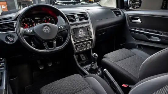 VOLKSWAGEN-FOX-1.6 MSI TOTAL FLEX CONNECT 4P MANUAL VOLKSWAGEN-FOX-2020