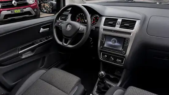 VOLKSWAGEN-FOX-2020