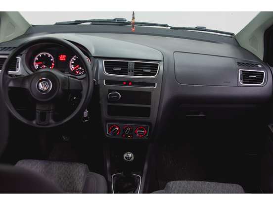 VOLKSWAGEN-FOX-2014