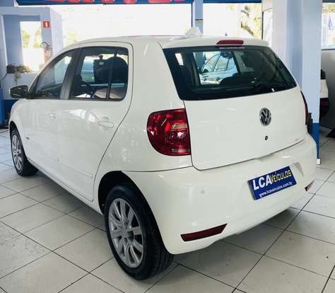 VOLKSWAGEN-FOX-2012