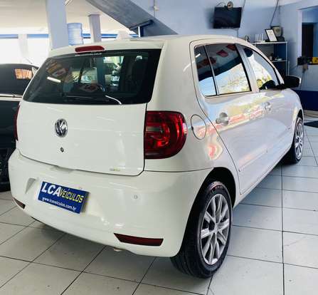 VOLKSWAGEN-FOX-2012