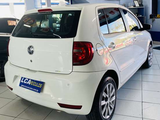 VOLKSWAGEN-FOX-1.0 MI 8V FLEX 4P MANUAL VOLKSWAGEN-FOX-2012
