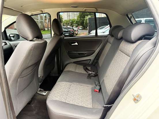 VOLKSWAGEN-FOX-2013