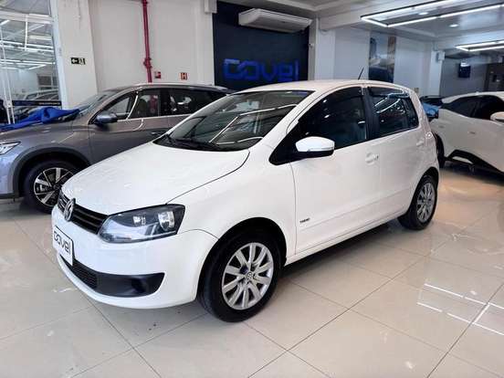 VOLKSWAGEN-FOX-2012
