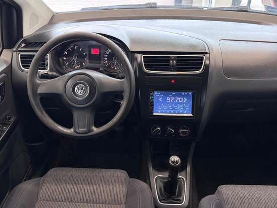 VOLKSWAGEN-FOX-2012