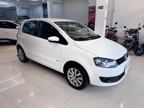 VOLKSWAGEN-FOX-2012