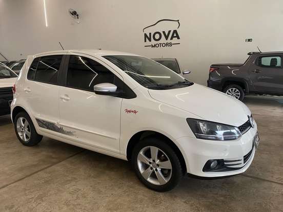 VOLKSWAGEN-FOX-1.6 MI ROCK IN RIO 8V FLEX 4P MANUAL VOLKSWAGEN-FOX-2015