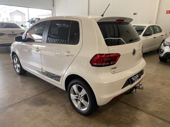VOLKSWAGEN-FOX-1.6 MI ROCK IN RIO 8V FLEX 4P MANUAL VOLKSWAGEN-FOX-2015