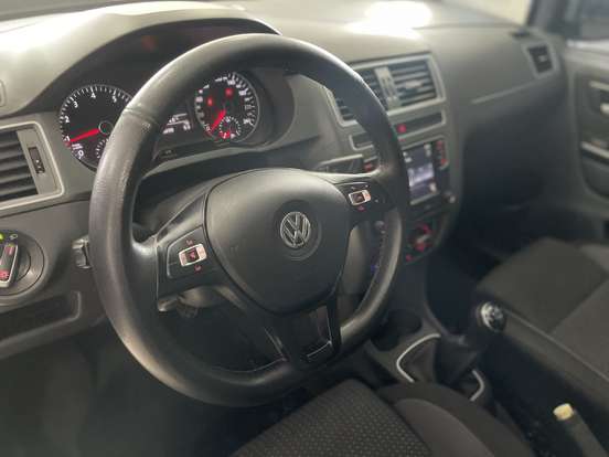 VOLKSWAGEN-FOX-2018