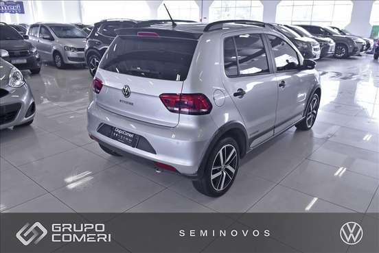 VOLKSWAGEN-FOX-2019