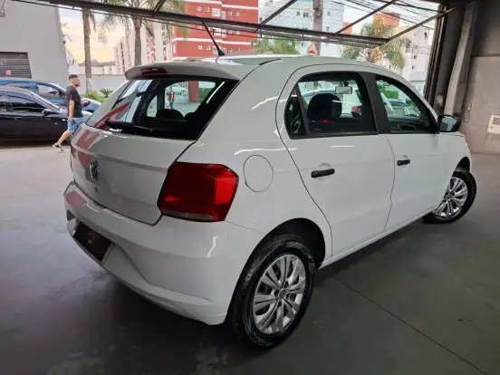 VOLKSWAGEN-GOL-2021