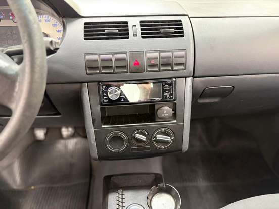 VOLKSWAGEN-GOL-1.0 MI PLUS 16V GASOLINA 4P MANUAL G.III VOLKSWAGEN-GOL-2005