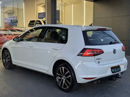 VOLKSWAGEN-GOLF-2017
